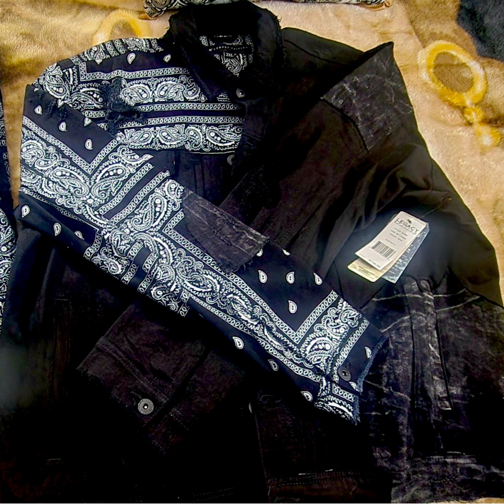 This is a brand new outfit from Jordan Craig. Size is 2xl on jacket 40x 32 jeans